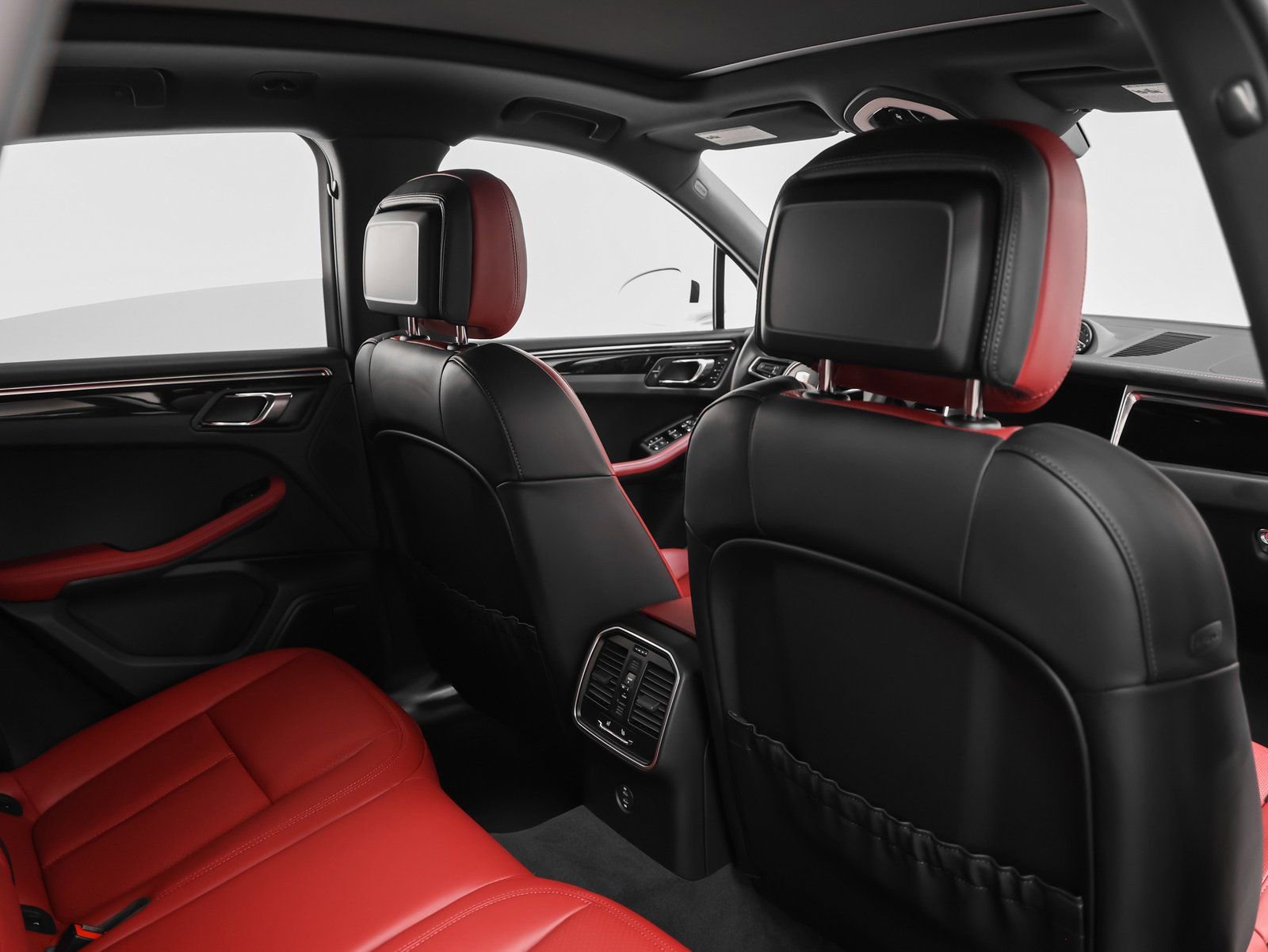 New 2026 Porsche Macan image 25