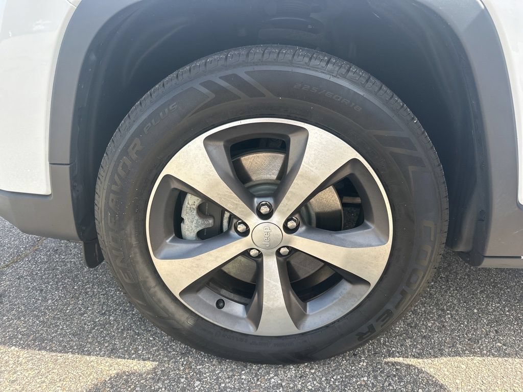 Used 2022 Jeep Cherokee Limited AWD/4WD image 34