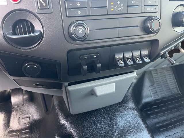 Used 2013 Ford F450 XL w/ Snow Plow Prep Pkg image 16