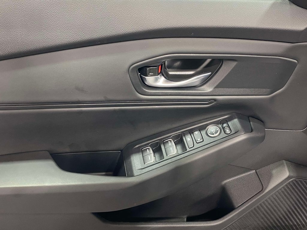 Used 2025 Honda Accord SE image 18