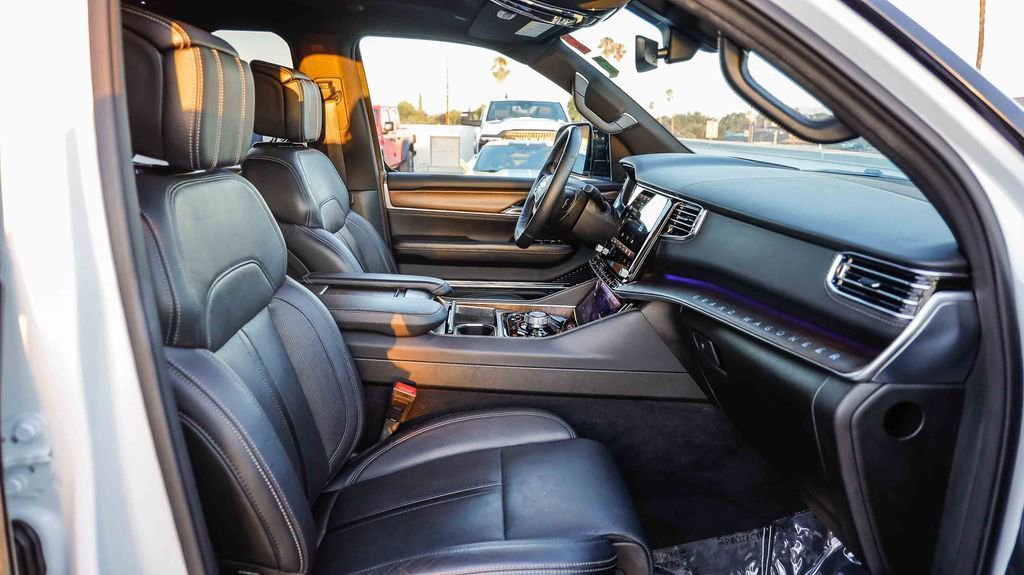 Used 2024 Jeep Grand Wagoneer L 4WD image 18