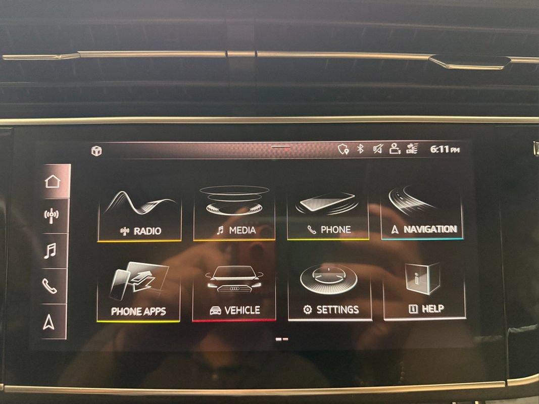 Used 2019 Audi Q8 Prestige w/ Luxury Package AWD/4WD image 19