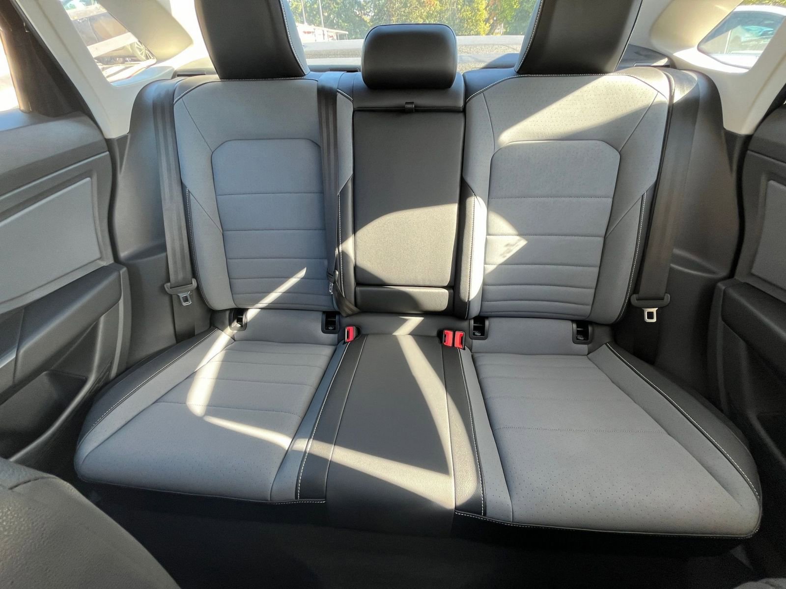 Used 2025 Volkswagen Jetta SE image 38