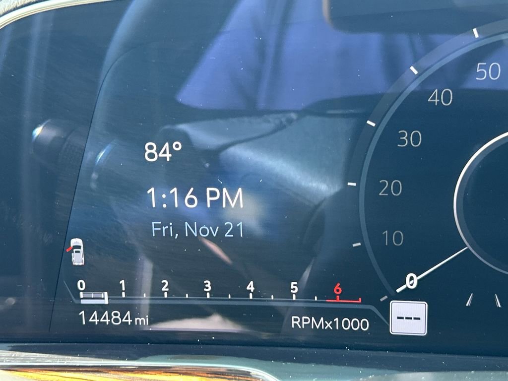 Certified 2024 Cadillac Escalade Premium Luxury image 29