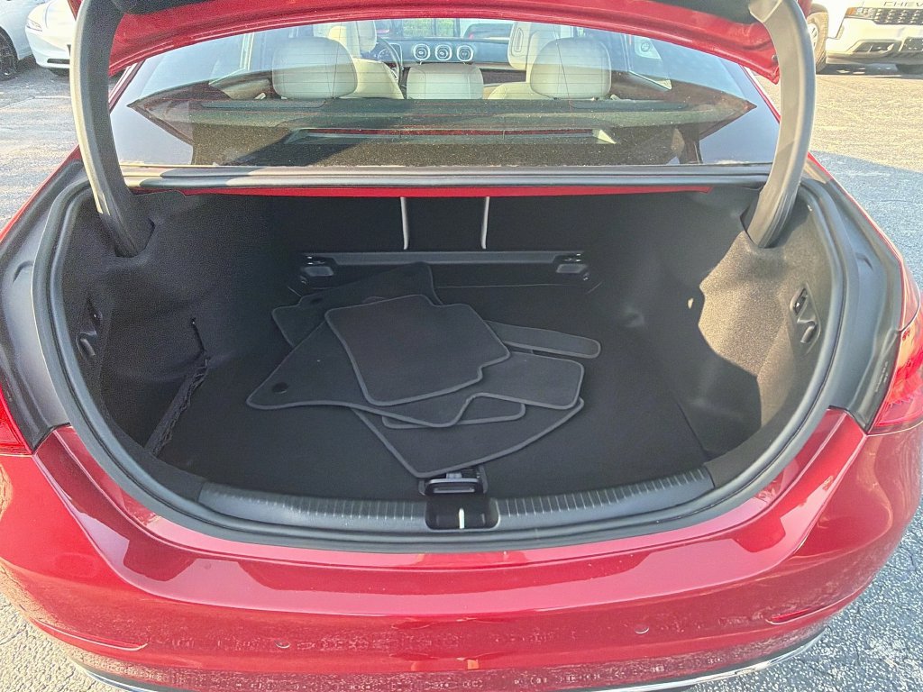 Used 2025 Mercedes-Benz C 300 4MATIC Sedan image 28