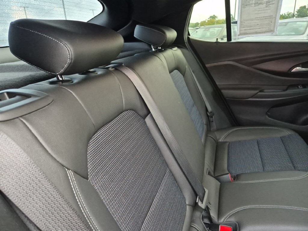 Used 2025 Buick Envista Preferred w/ Convenience I Package FWD image 29