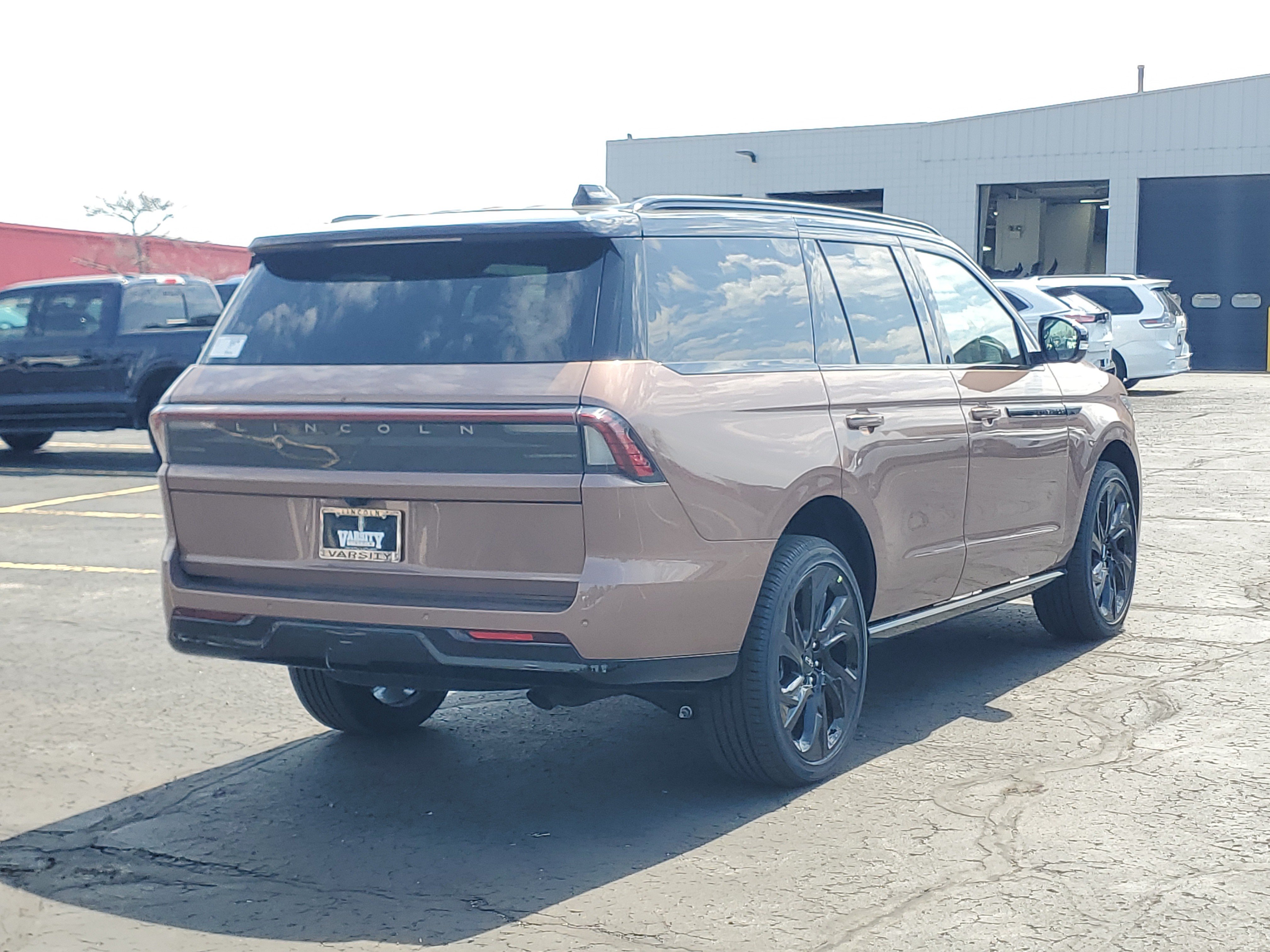 New 2026 Lincoln Navigator Black Label AWD/4WD image 4