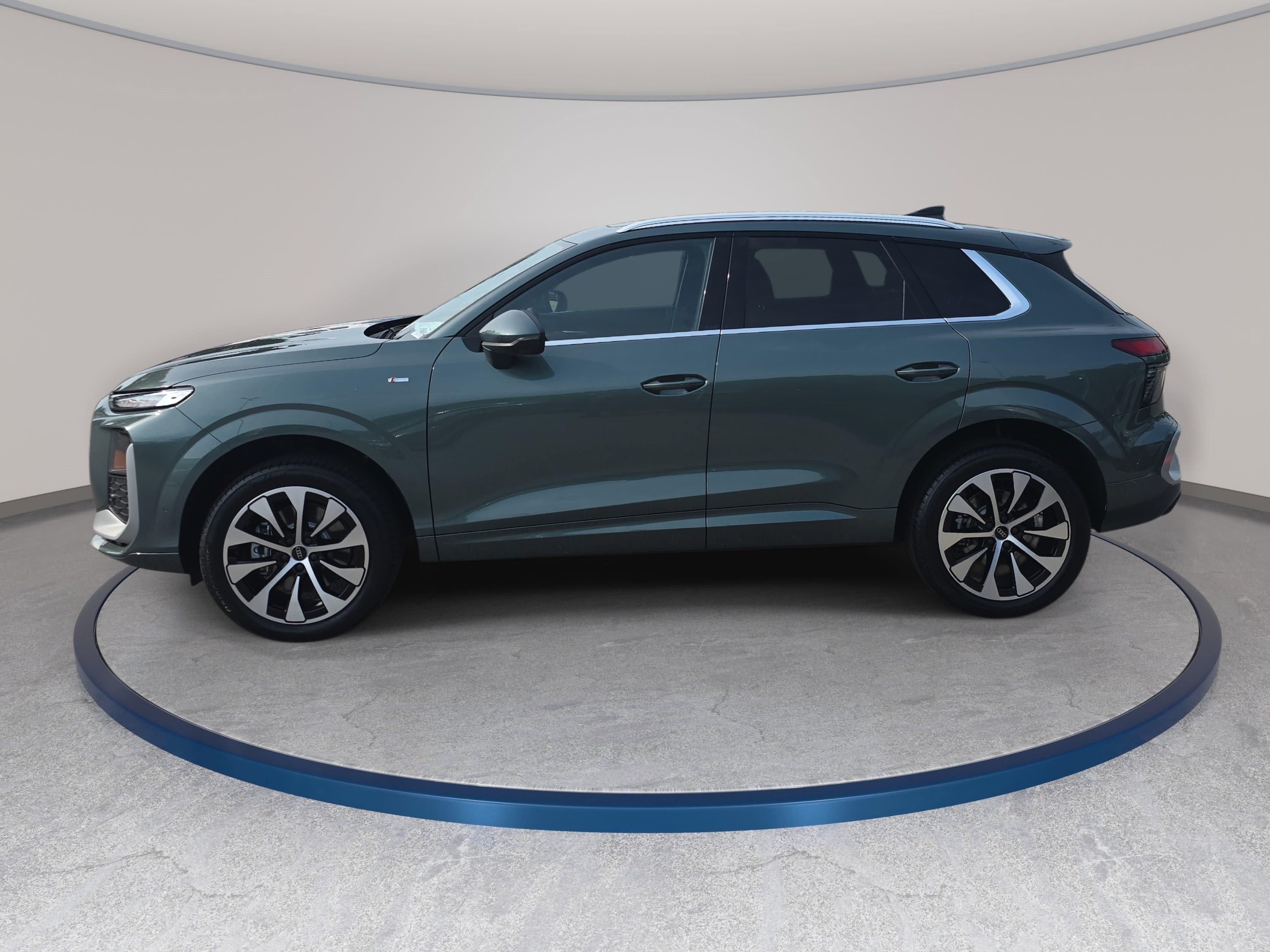 New 2026 Audi Q3 quattro 2.0T AWD/4WD image 5