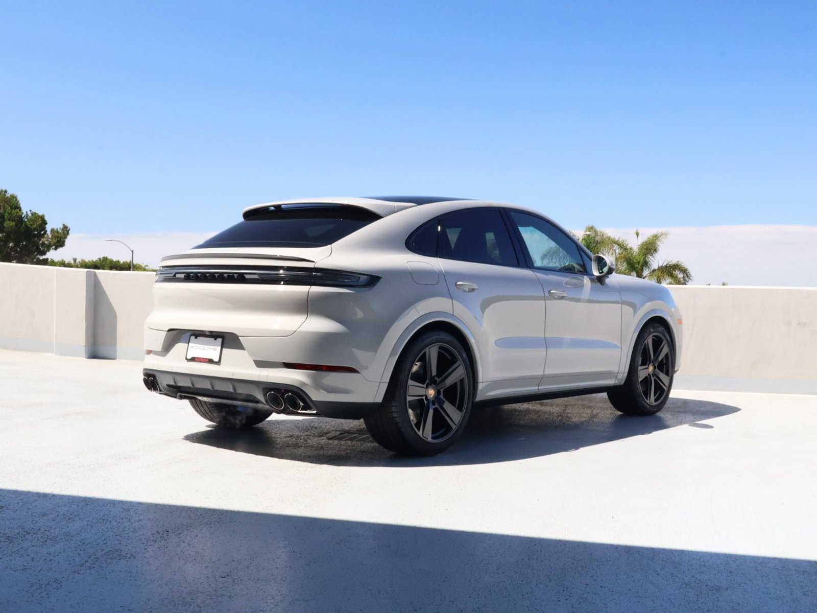 New 2026 Porsche Cayenne Coupe AWD/4WD image 9