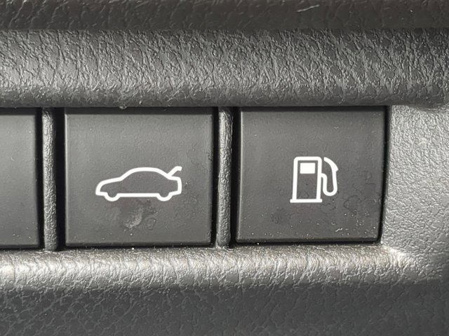 Used 2025 Toyota Camry XLE image 25