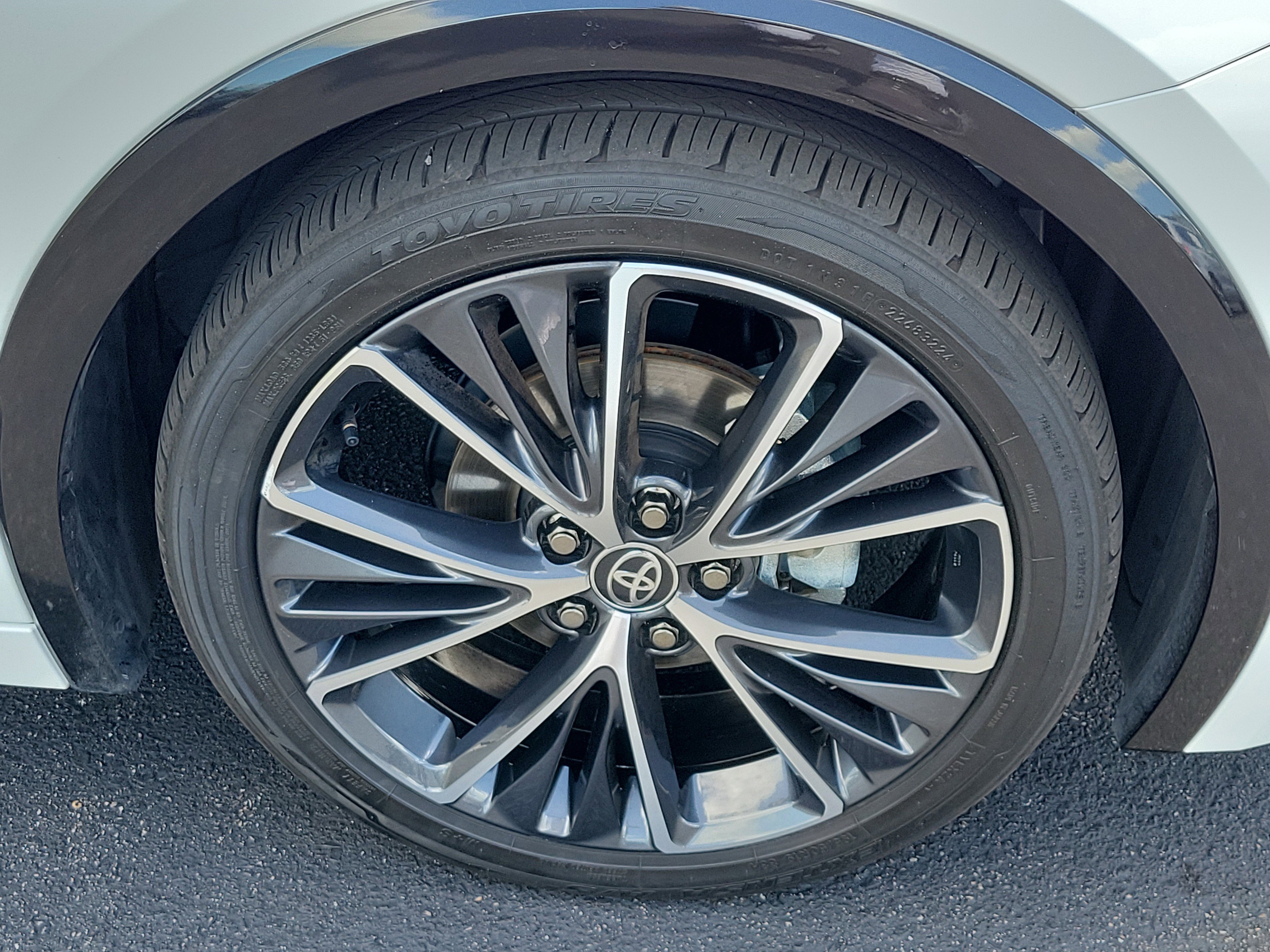 Used 2024 Toyota Prius XLE image 8