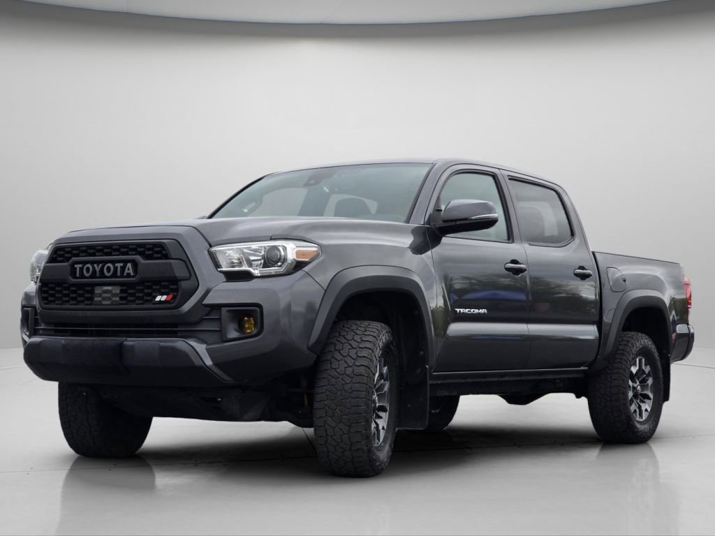 Used 2019 Toyota Tacoma TRD Off-Road w/ Technology Package AWD/4WD image 18
