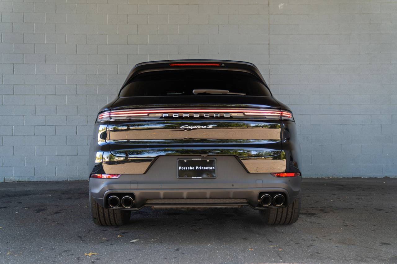New 2026 Porsche Cayenne S AWD/4WD image 10