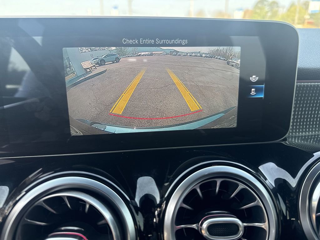 Used 2020 Mercedes-Benz GLB 250 4MATIC w/ Premium Package image 15