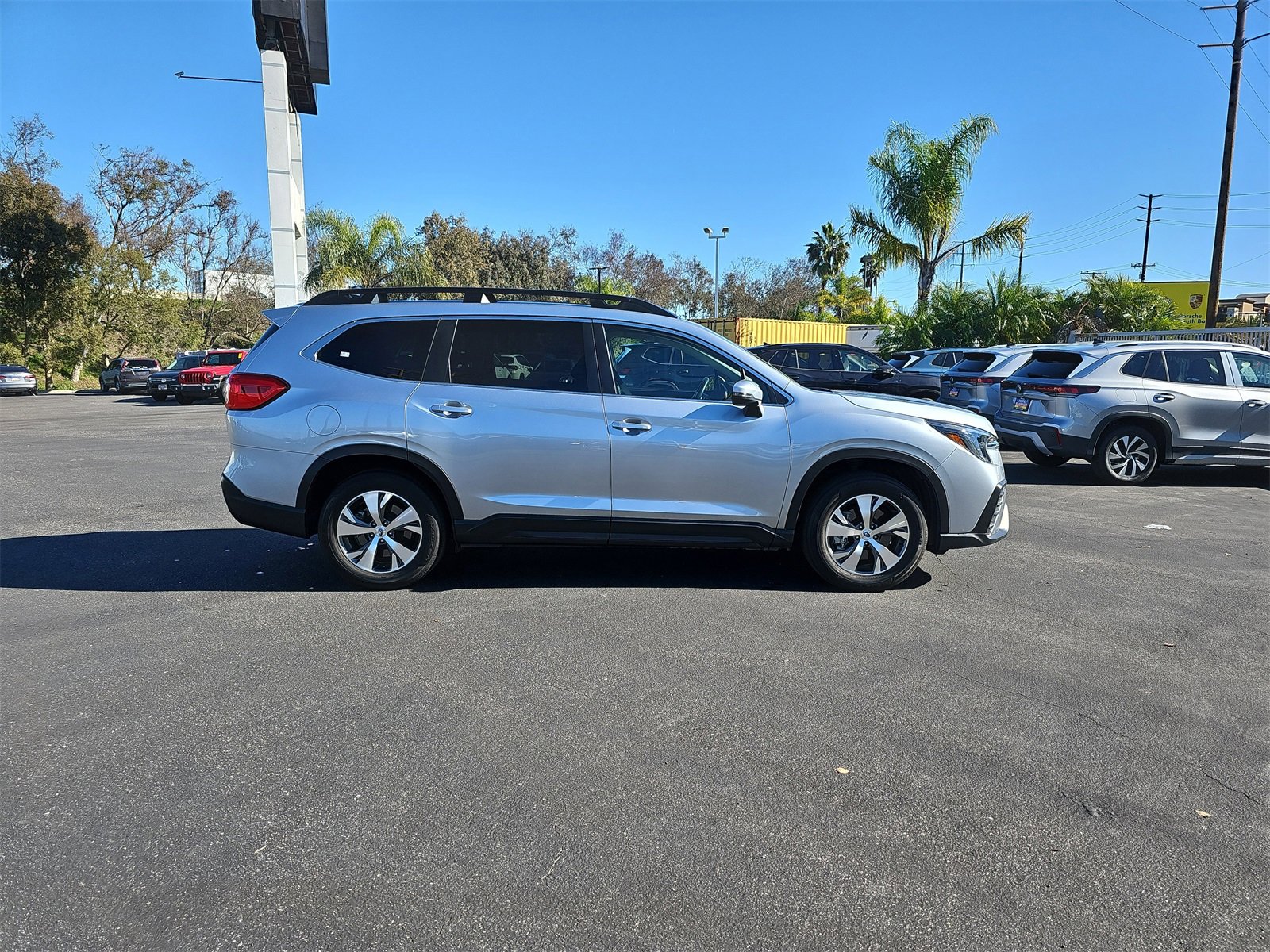 Used 2023 Subaru Ascent Premium w/ Convenience Package image 8