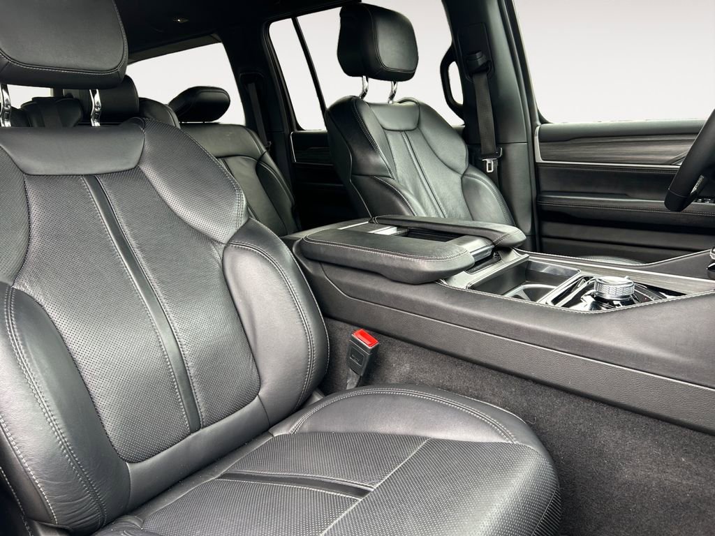 Used 2024 Jeep Wagoneer Series II w/ Flexible Seating Group AWD/4WD image 15