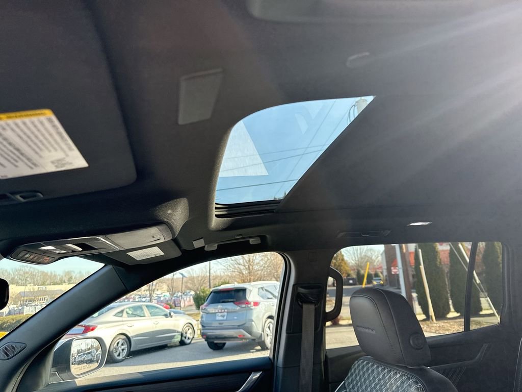 Certified 2024 GMC Acadia Denali image 18