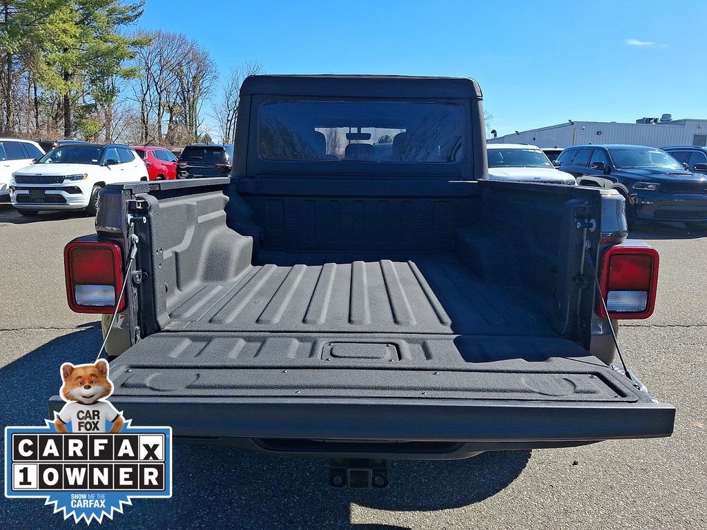 Used 2022 Jeep Gladiator Willys AWD/4WD image 30
