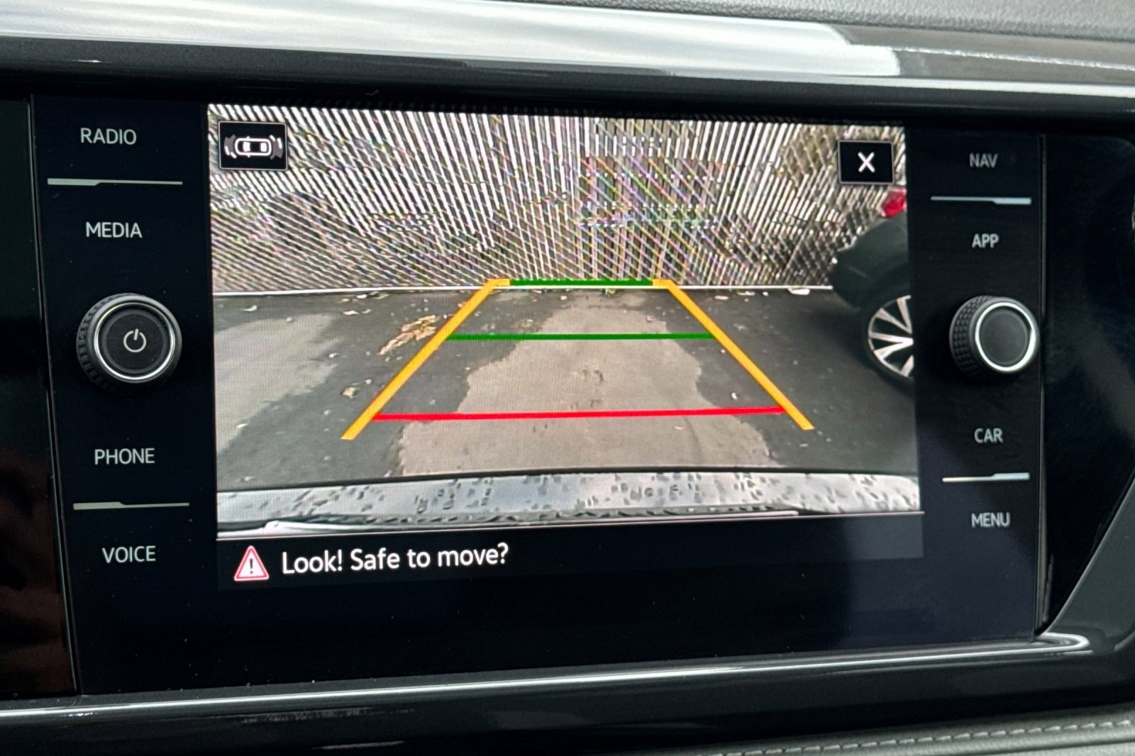 Certified 2022 Volkswagen Taos SEL w/ Panoramic Sunroof Package image 21