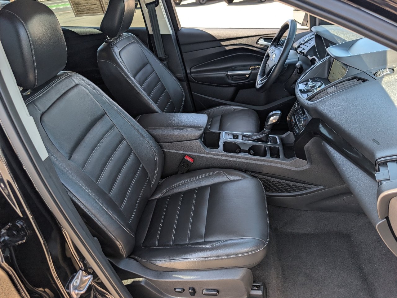 Used 2019 Ford Escape Titanium FWD image 8