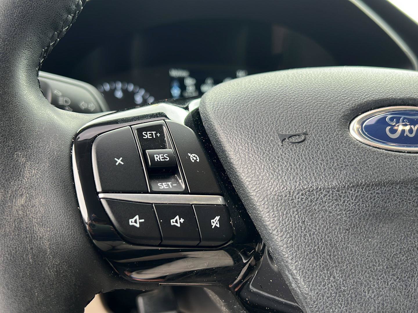Used 2022 Ford Escape SEL FWD image 13
