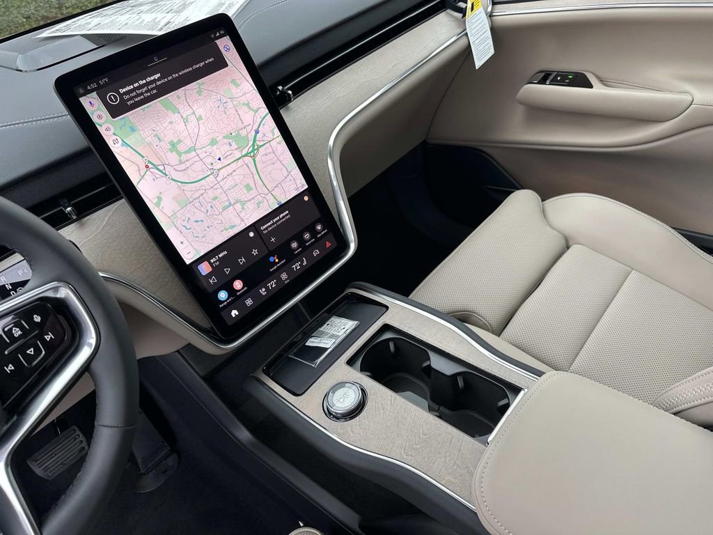 New 2025 Volvo EX90 Plus w/ Protection Package Premier image 22