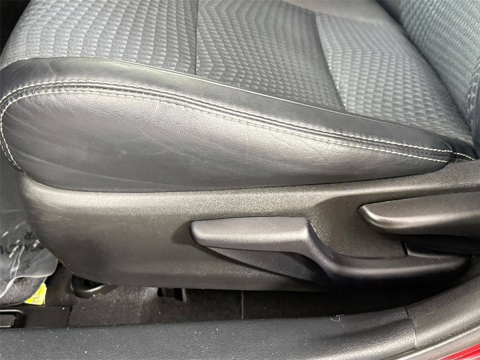 Used 2014 Toyota Camry SE w/ Fleet Convenience Package FWD image 25