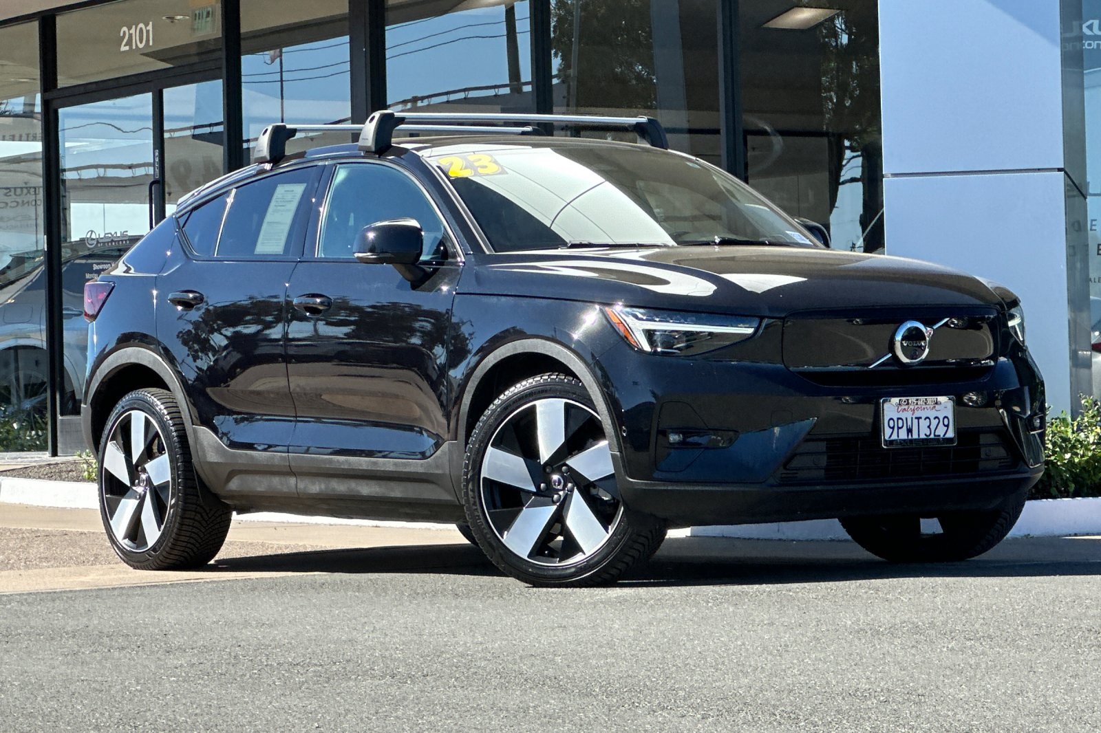 Used 2023 Volvo C40 P8 Recharge Ultimate AWD/4WD image 2