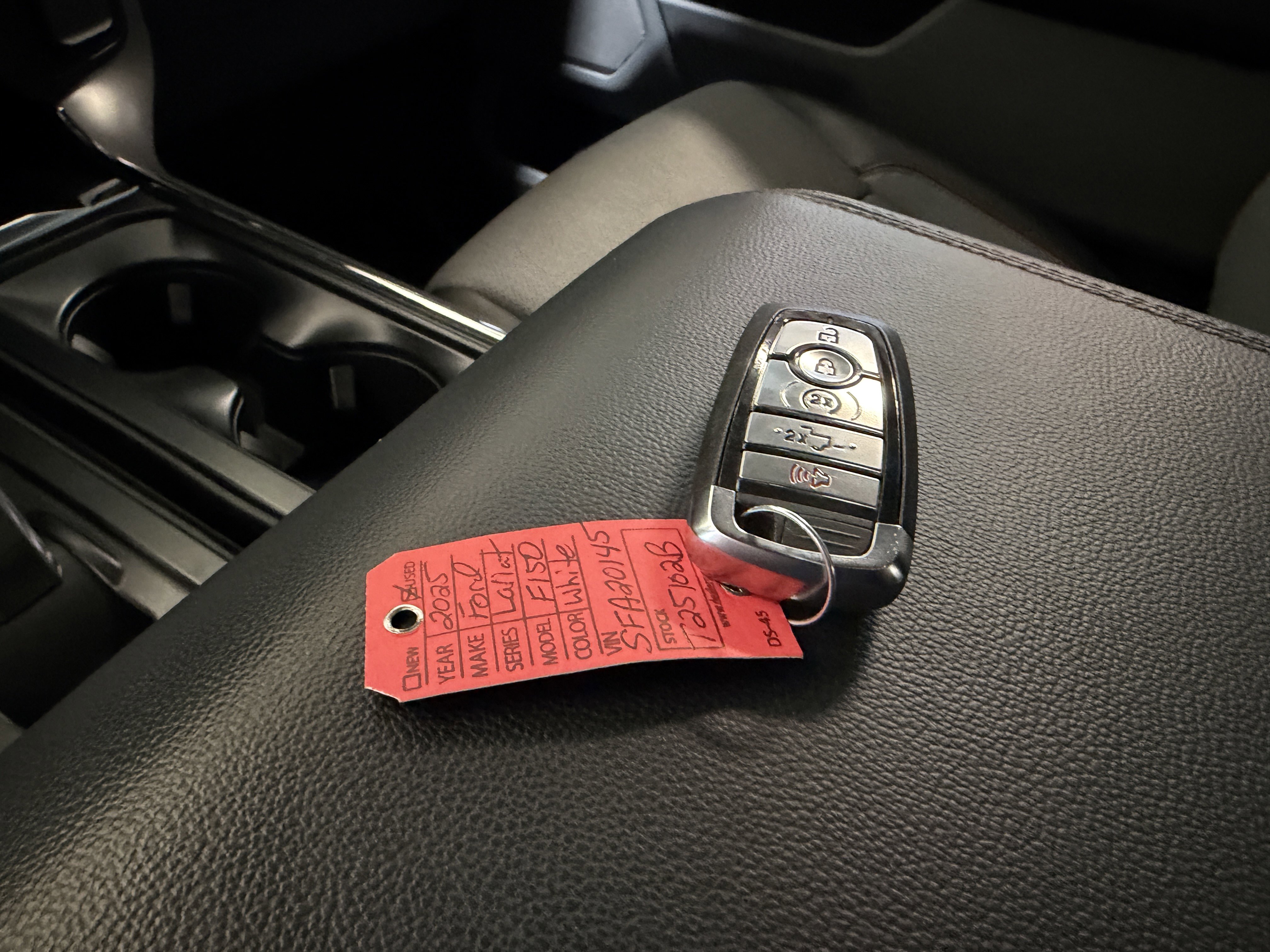 Used 2025 Ford F150 Lariat w/ Equipment Group 501A Mid image 16