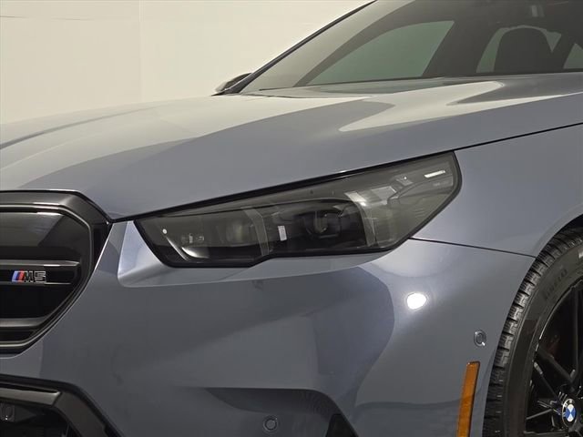 Used 2025 BMW M5 w/ Carbon Package image 12