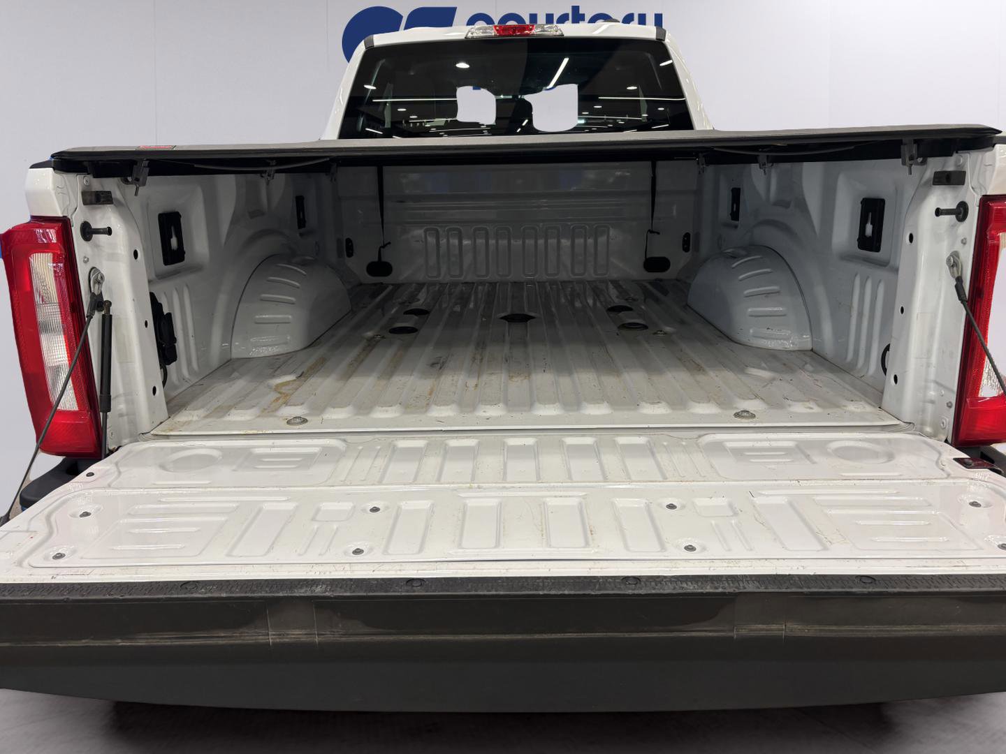 Certified 2023 Ford F250 XLT AWD/4WD image 9