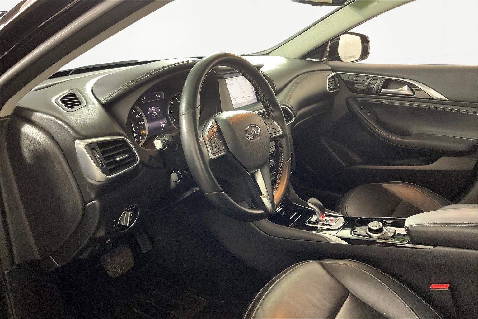 Used 2019 INFINITI QX30 image 17