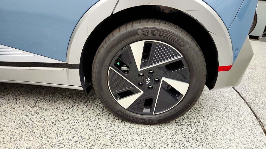 Used 2025 Hyundai Ioniq 5 Limited RWD image 9