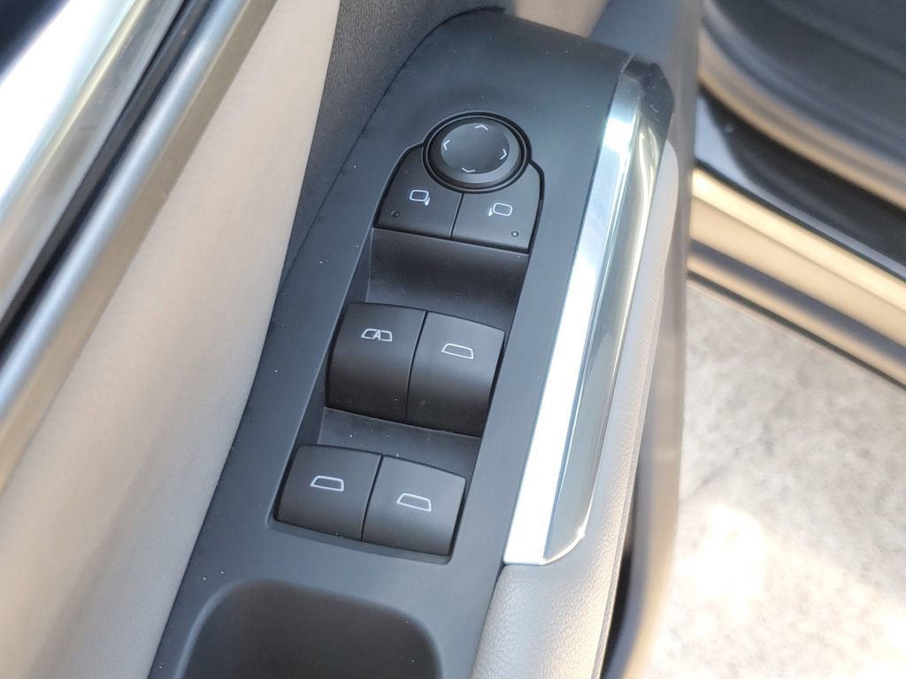Used 2026 Chevrolet Traverse LT w/ Driver Confidence Package FWD image 17