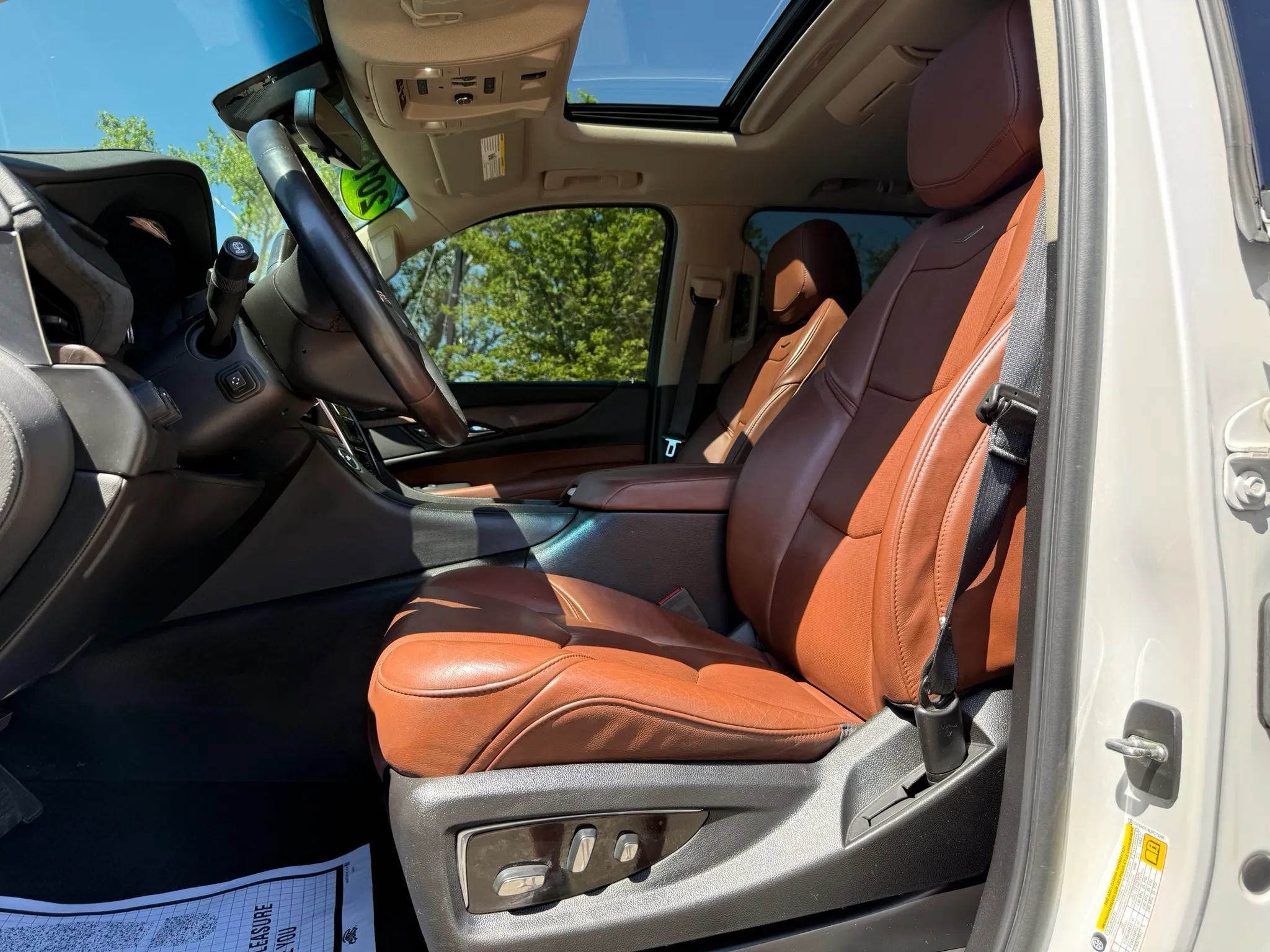 Used 2018 Cadillac Escalade Premium Luxury AWD/4WD image 9