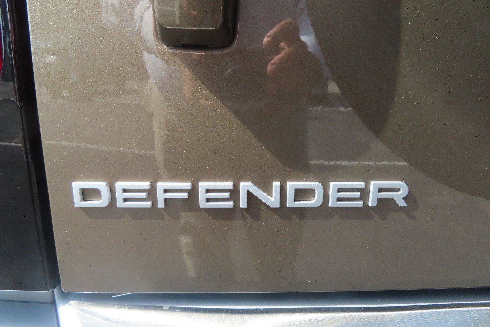 Certified 2023 Land Rover Defender 90 S AWD/4WD image 38