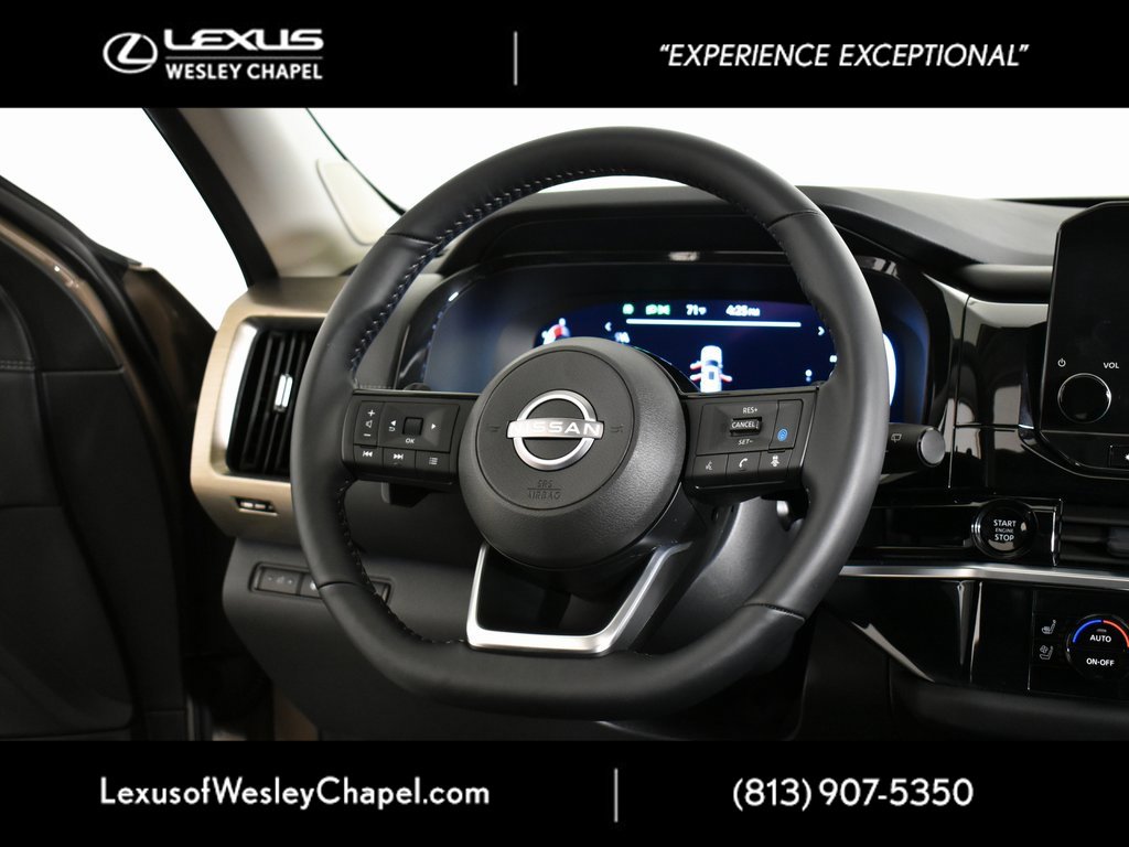 Used 2025 Nissan Pathfinder Platinum w/ Cargo Package image 32