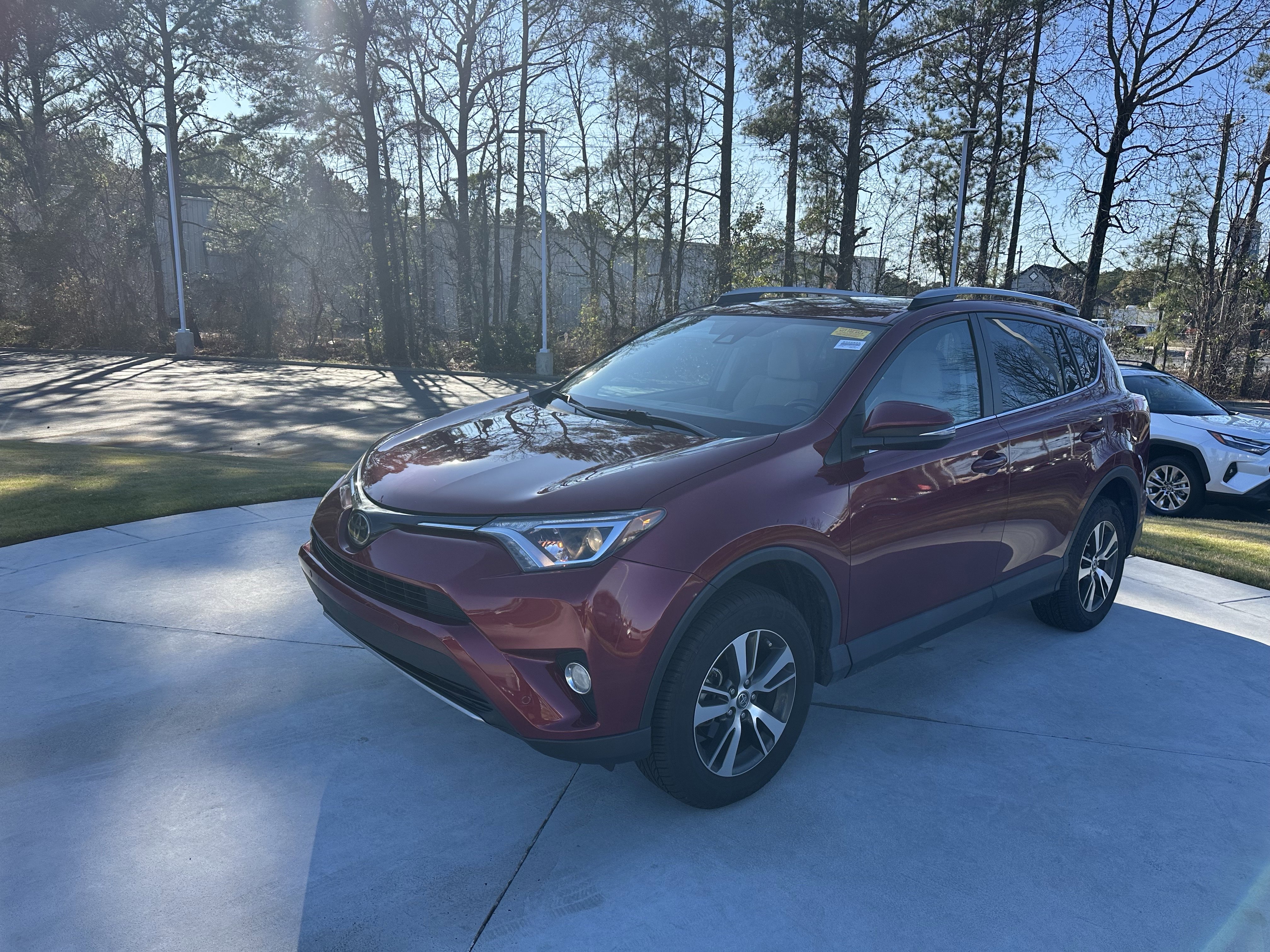Used 2018 Toyota RAV4 XLE image 5