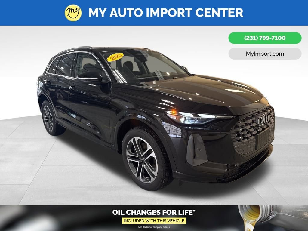 Used 2025 Audi Q5 Premium w/ Convenience Package image 1