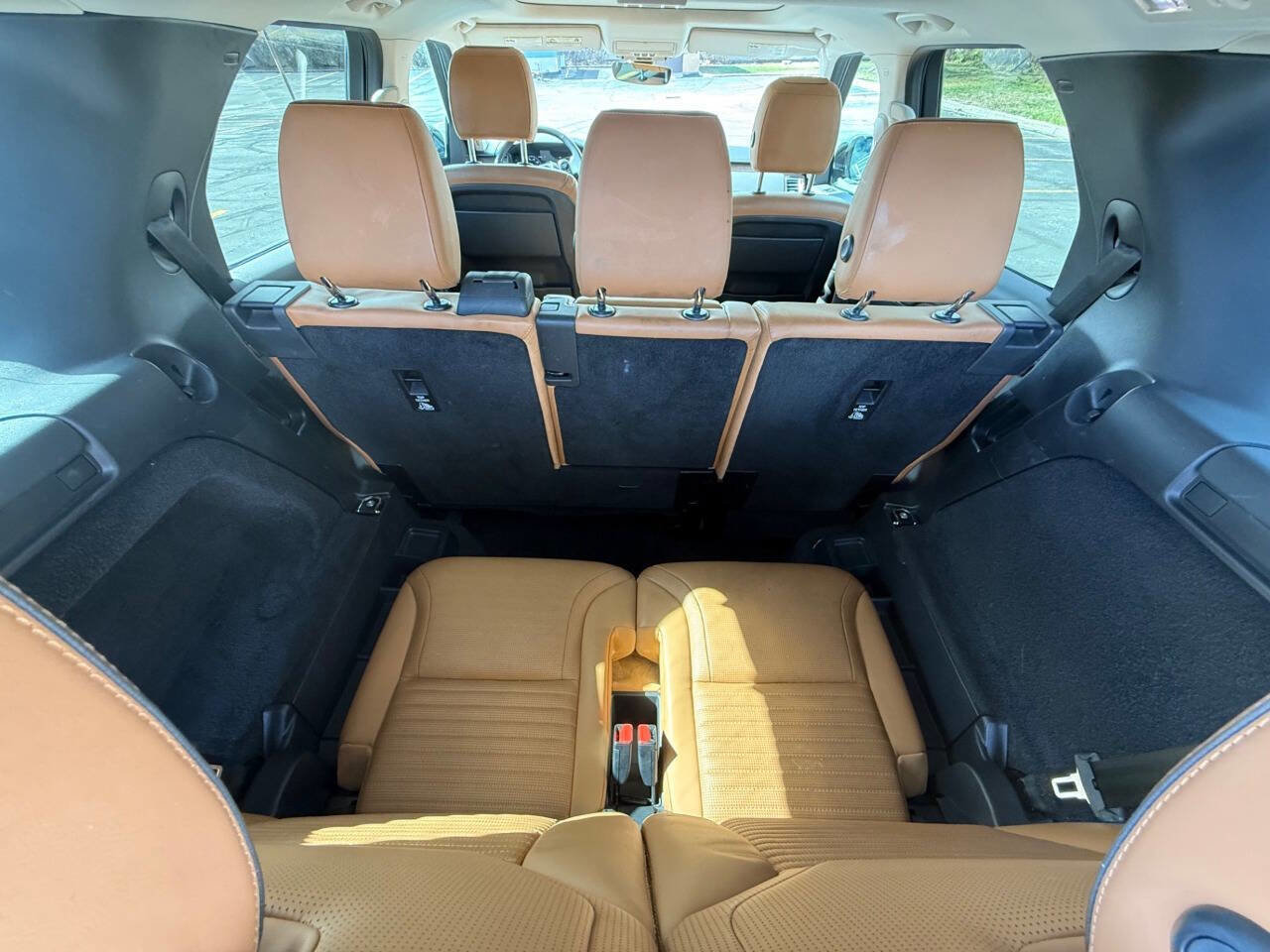 Used 2020 Land Rover Discovery HSE image 15