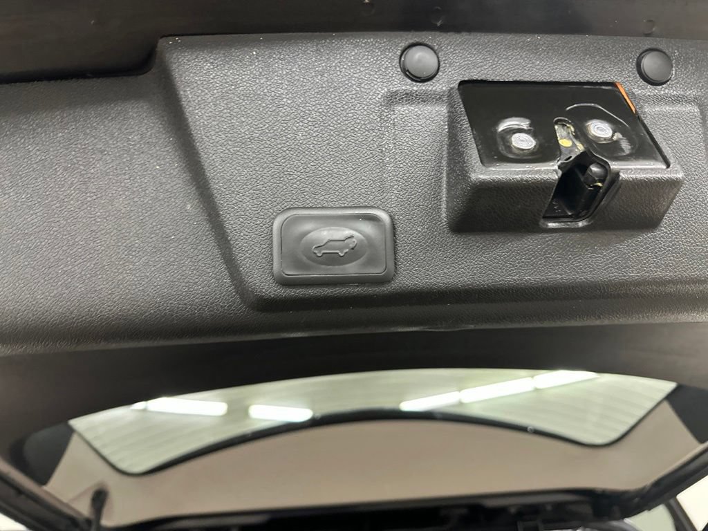 Used 2017 Chevrolet Traverse LT AWD/4WD image 24
