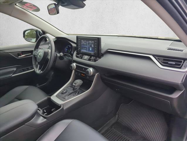Used 2022 Toyota RAV4 XLE Premium AWD/4WD image 25