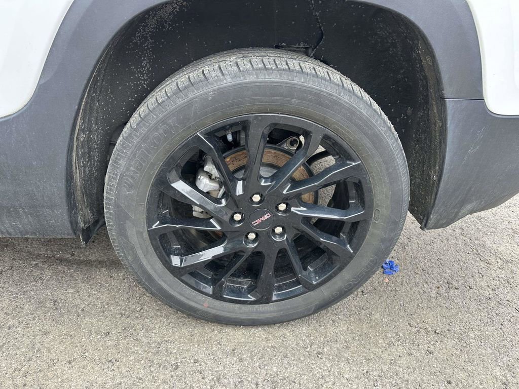 Used 2023 GMC Terrain SLE w/ Driver Convenience Package image 10