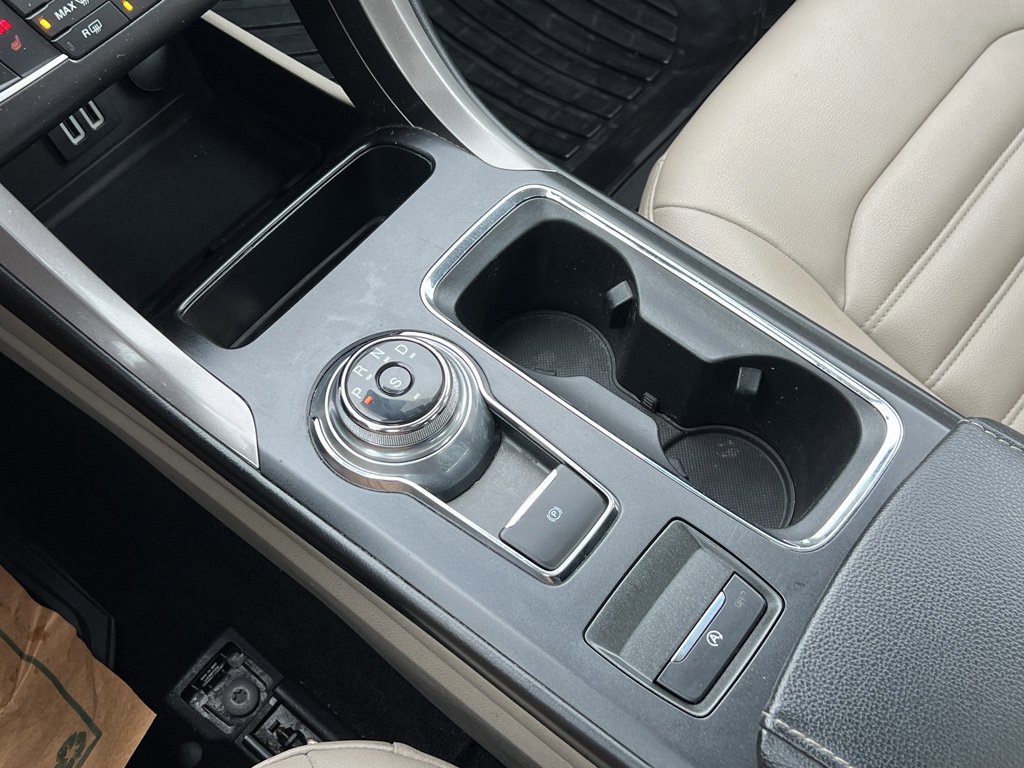 Used 2019 Ford Fusion SEL image 21