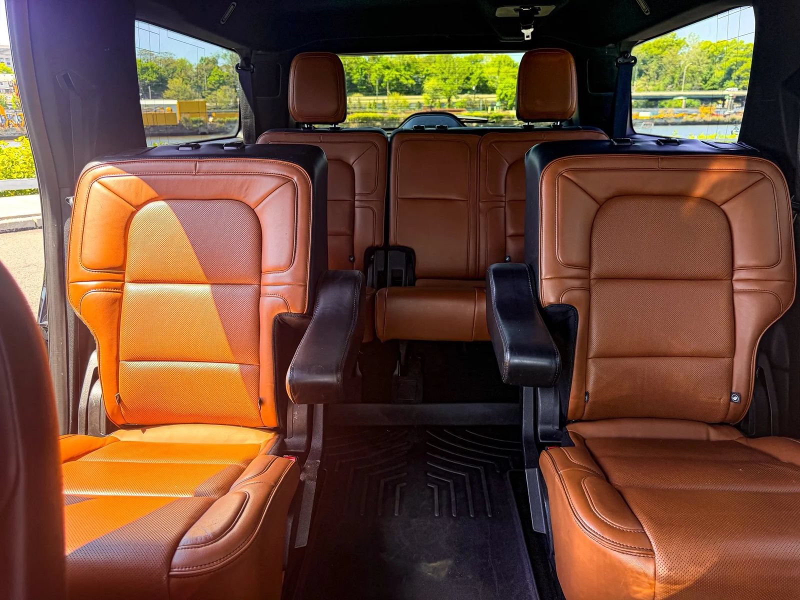 Used 2019 Lincoln Navigator L Reserve w/ Cargo Package AWD/4WD image 28