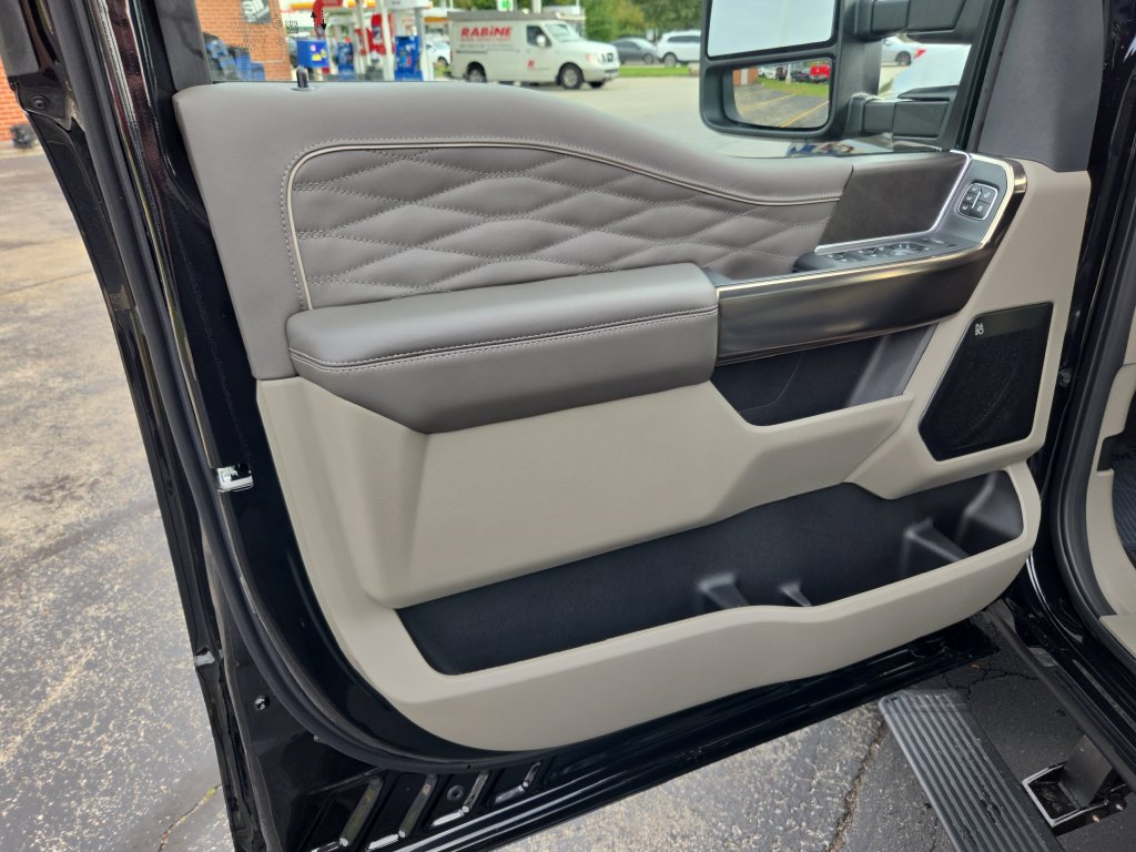 New 2027 Ford F250 Platinum w/ Platinum Plus Package AWD/4WD image 24