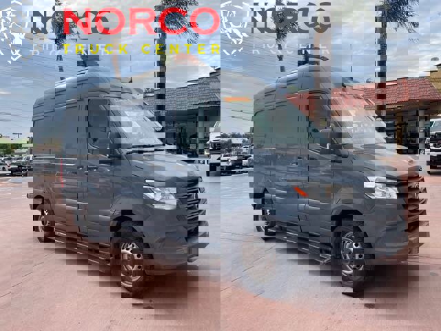 Used 2019 Mercedes-Benz Sprinter 144 image 2