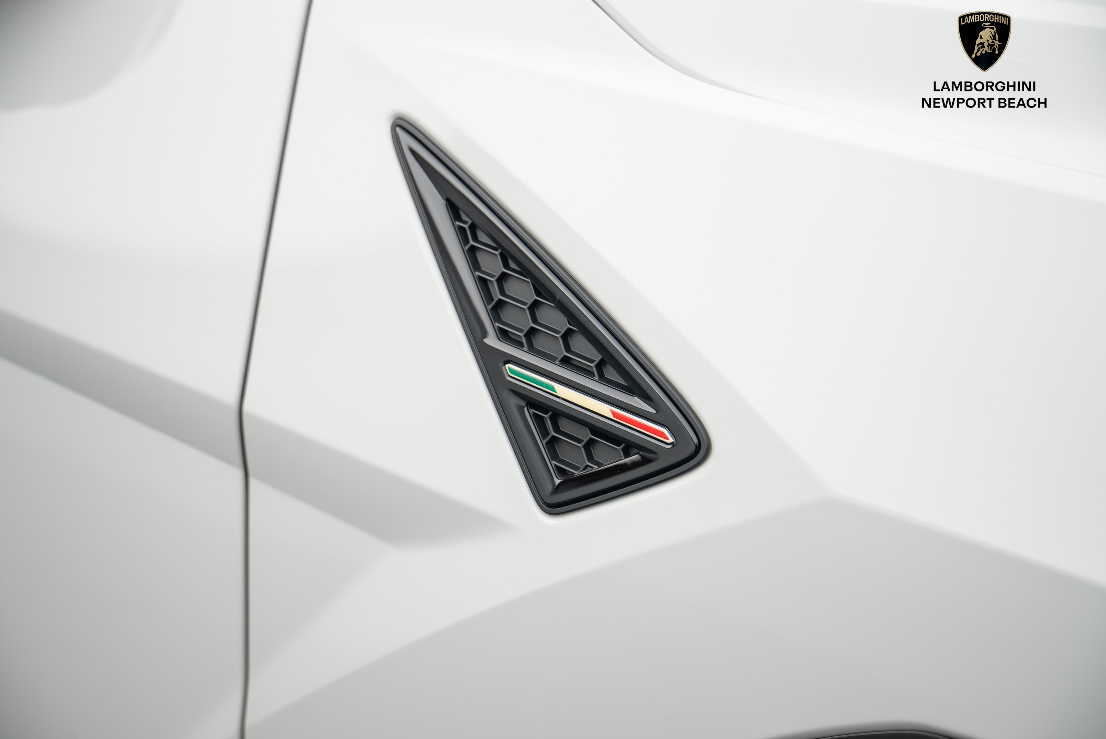 Used 2024 Lamborghini Urus S AWD/4WD image 35