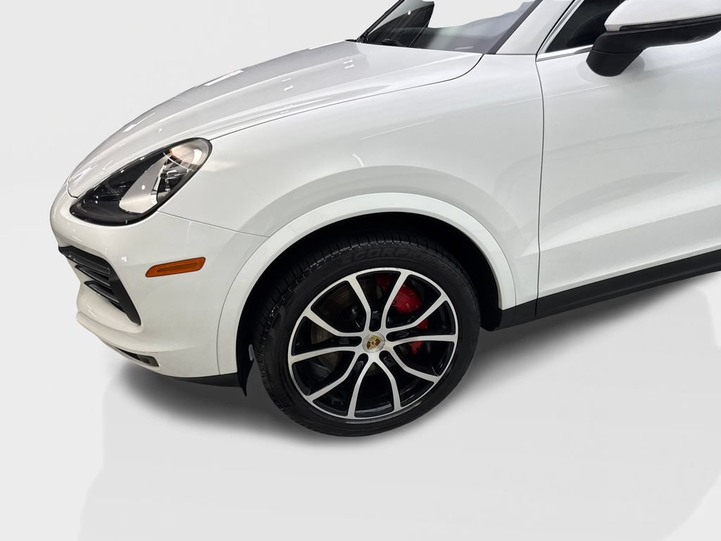 Used 2022 Porsche Cayenne w/ Premium Package AWD/4WD image 19
