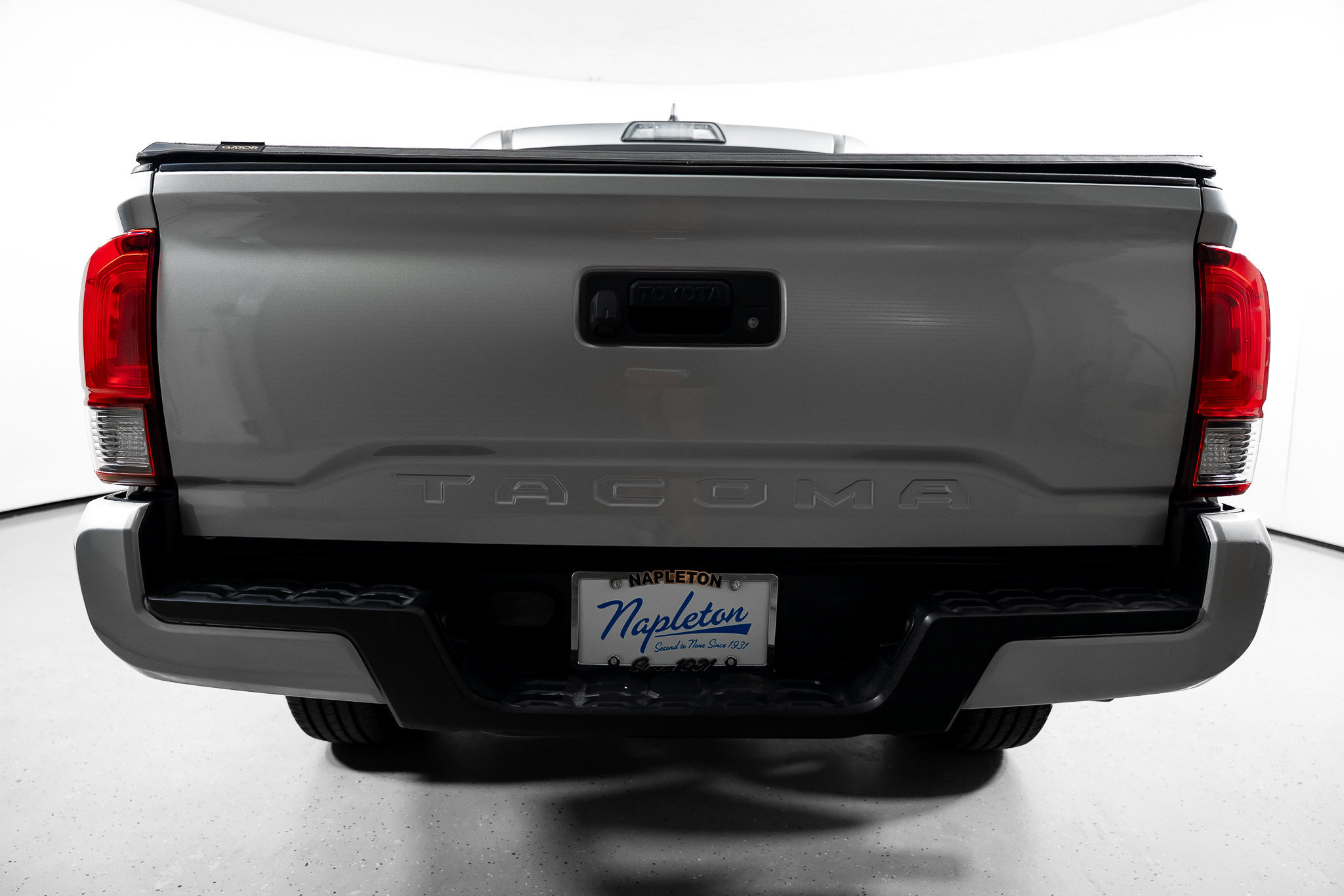 Used 2019 Toyota Tacoma SR w/ SR Convenience Package RWD image 11